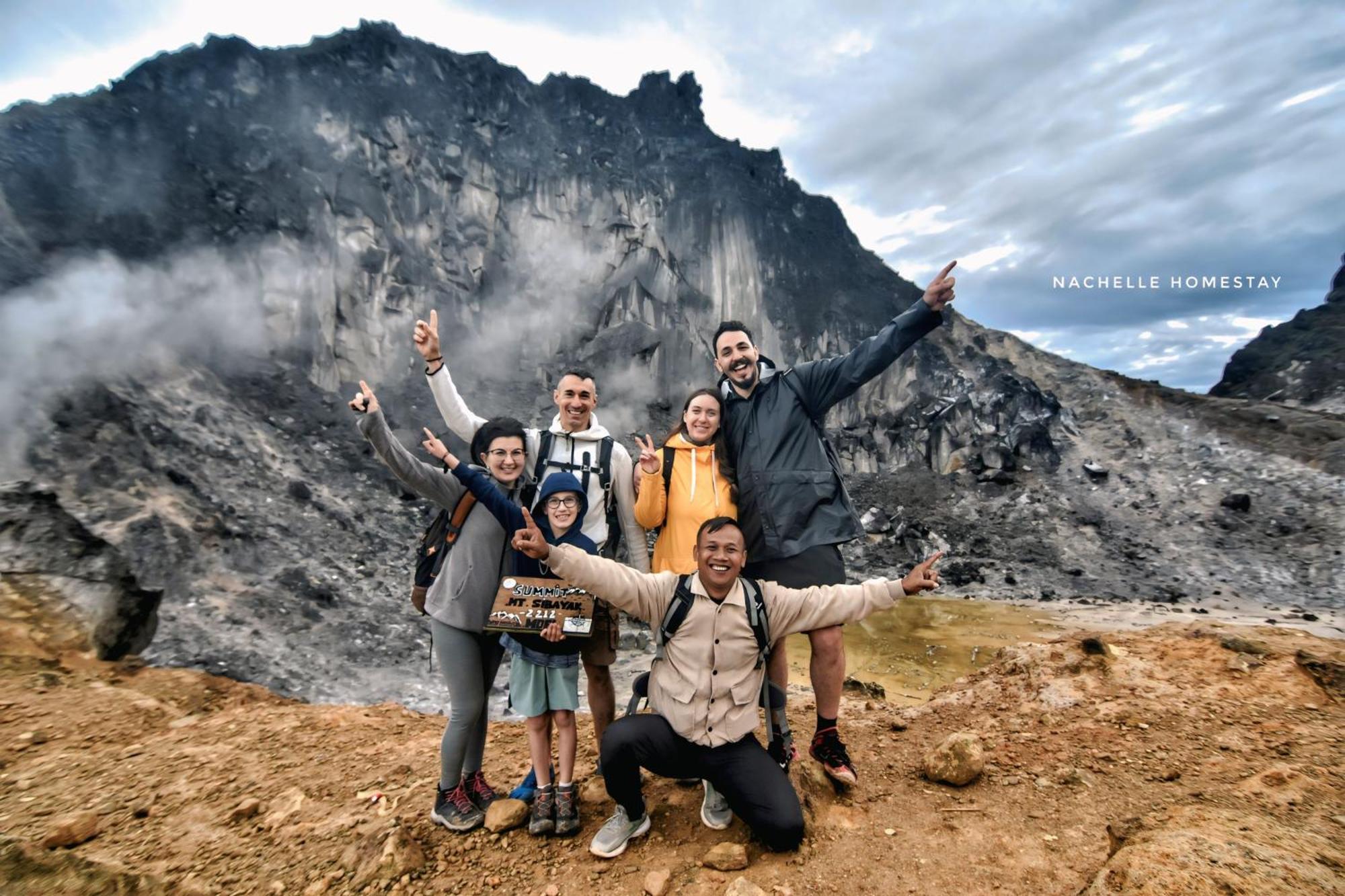 Nachelle Homestay Берастаги Екстериор снимка